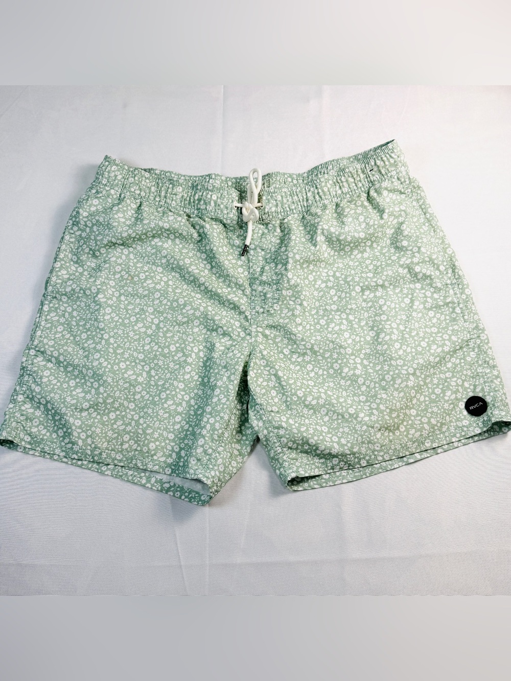 RVCA Men’s XL Green Floral Swim Trunks Board Shorts Drawstring 6” Inseam